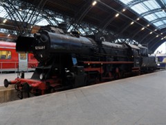 52 5448-7 gehrt dem Eisenbahnmuseum Bayerischer Bahnhof zu Leipzig, Baujahr 1943, abgestellt seit 1986.